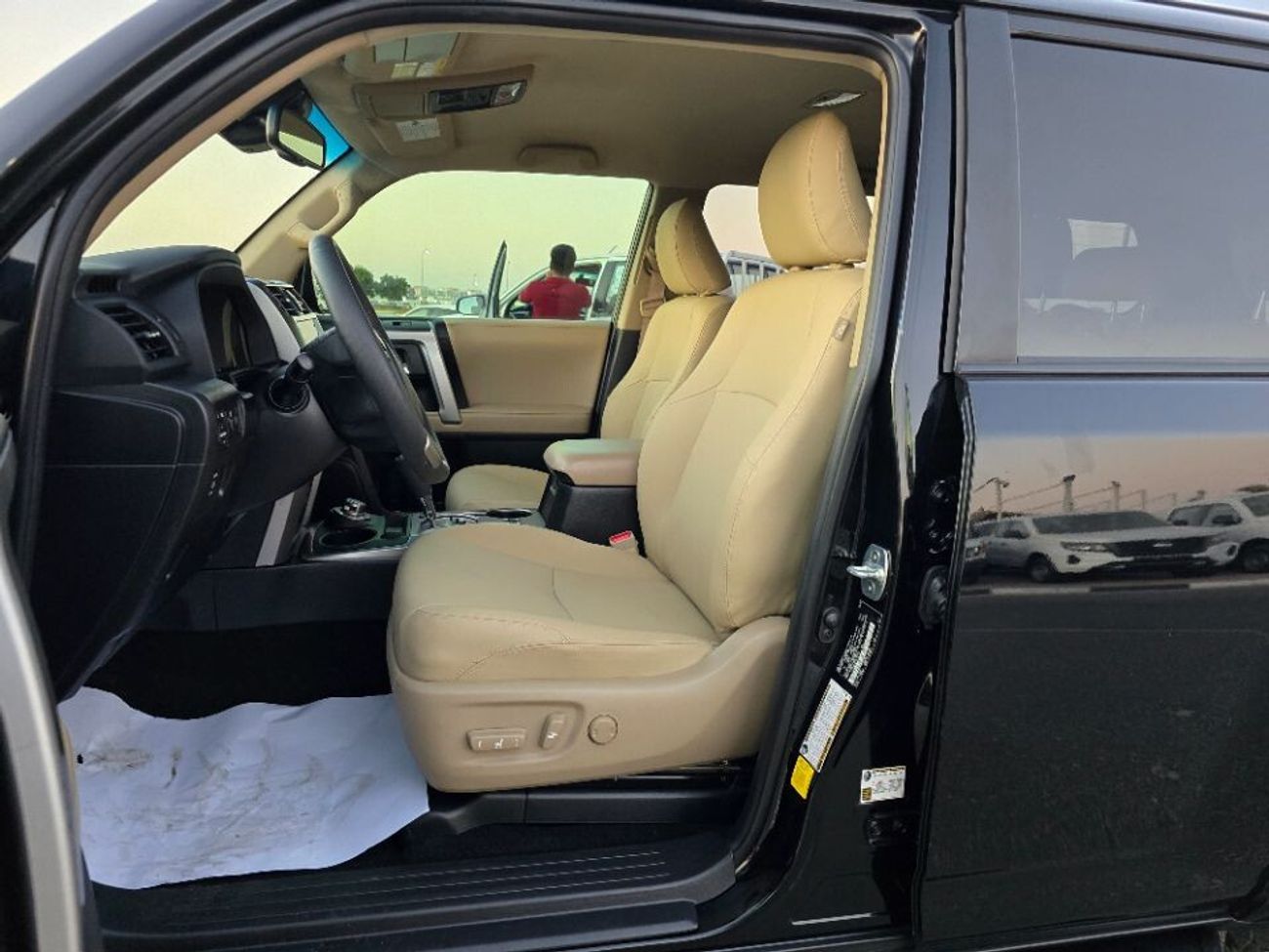 Toyota 4Runner 2023 Model 4x4 , Push button and original leather seats