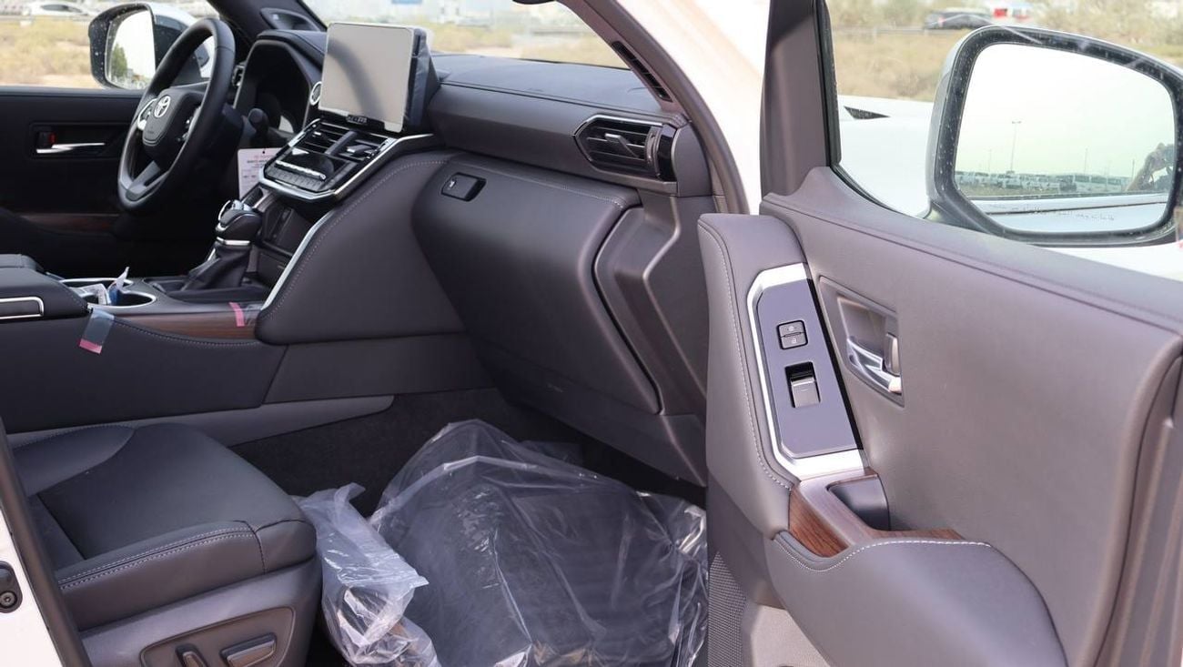 تويوتا لاند كروزر VX 4.0L PTR A/T // 2025 // HIGH OPTION WITH 360 CAMERA , HEATER&COOLING SEATS // SPECIAL OFFER // BY