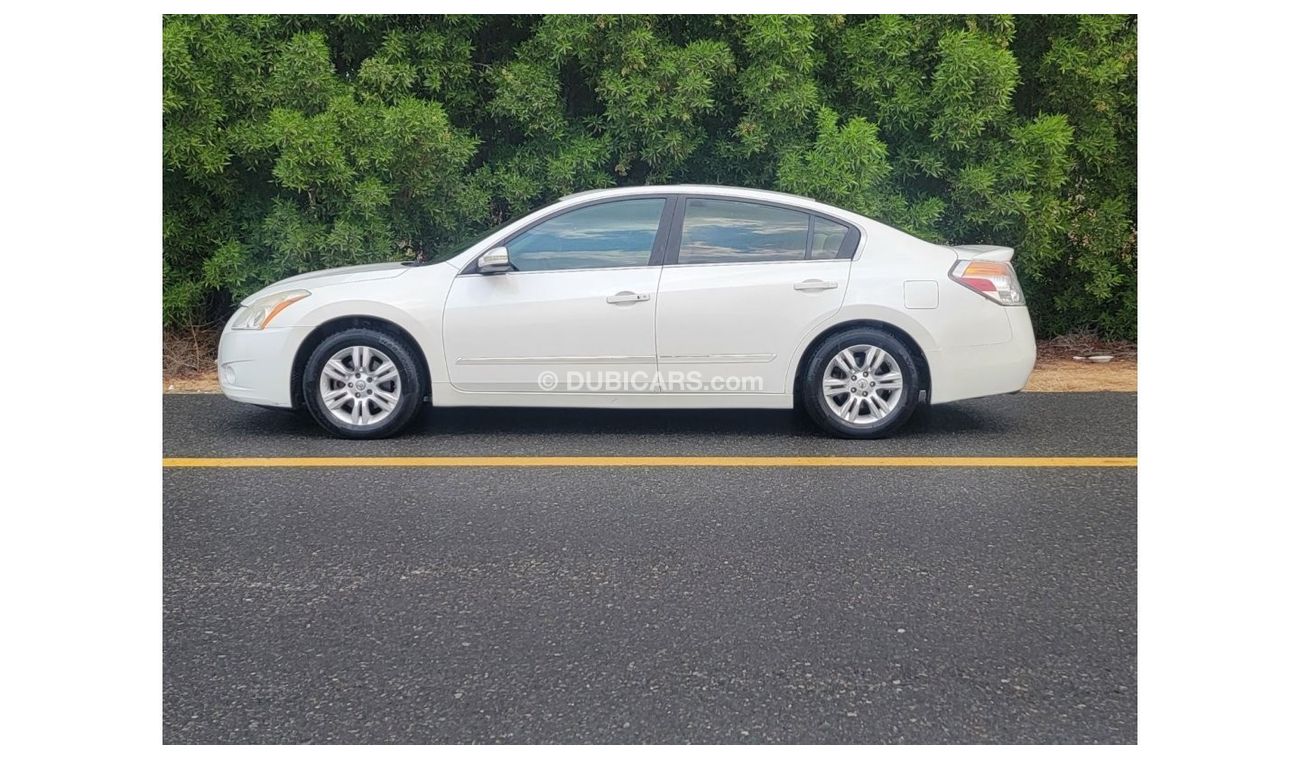 نيسان ألتيما