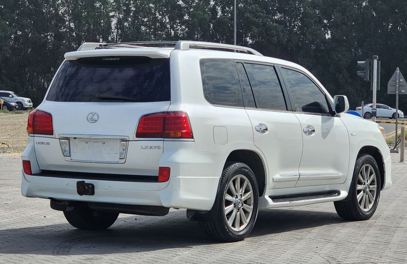لكزس LX 570 GCC