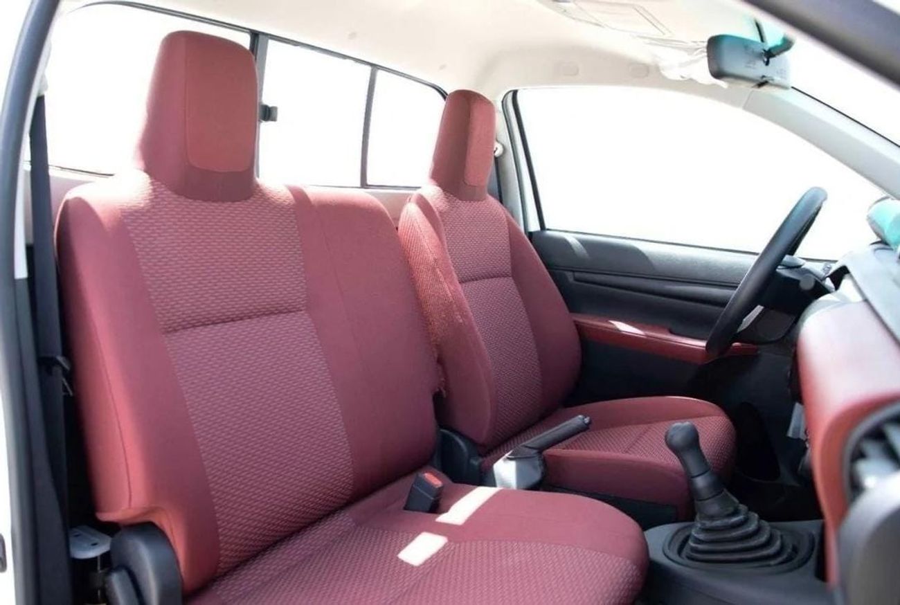 Toyota Hilux 2025 Toyota Hilux 3-Seater SC Single Cabin SWB Short-Wheel Base Chassis Pickup 2.7L 4-Cyl Petrol M/T