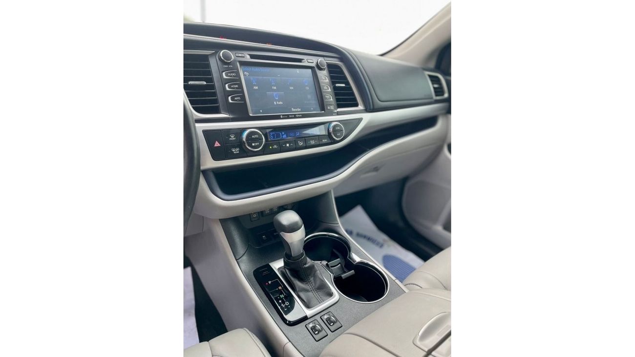 تويوتا هايلاندر 2017 Toyota Highlander XLE 3.5L V6 Full Option - 7 Leather Seats - Trunk Auto - 39,000 Mileage