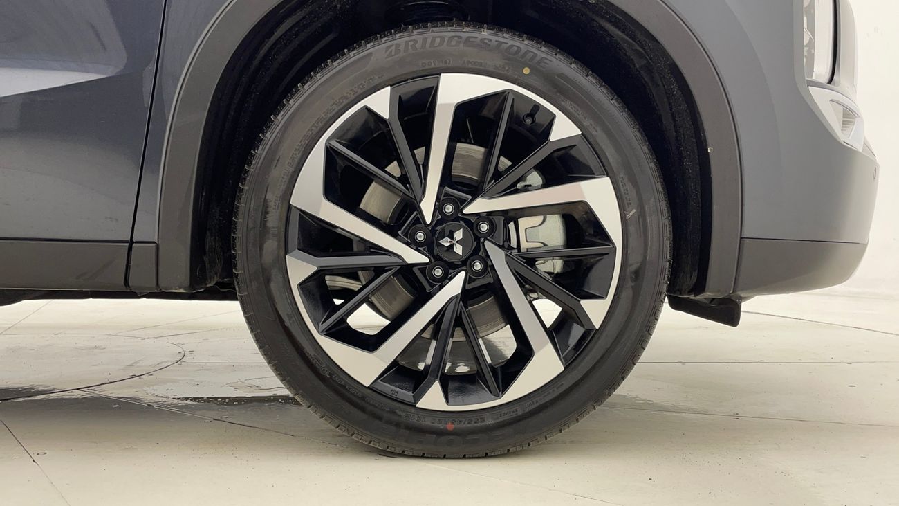 ميتسوبيشي آوتلاندر H/L SYNTHETIC LEATHER SEATS WITH SUNROOF 2.5 | بدون دفعة مقدمة | اختبار القيادة في المنزل