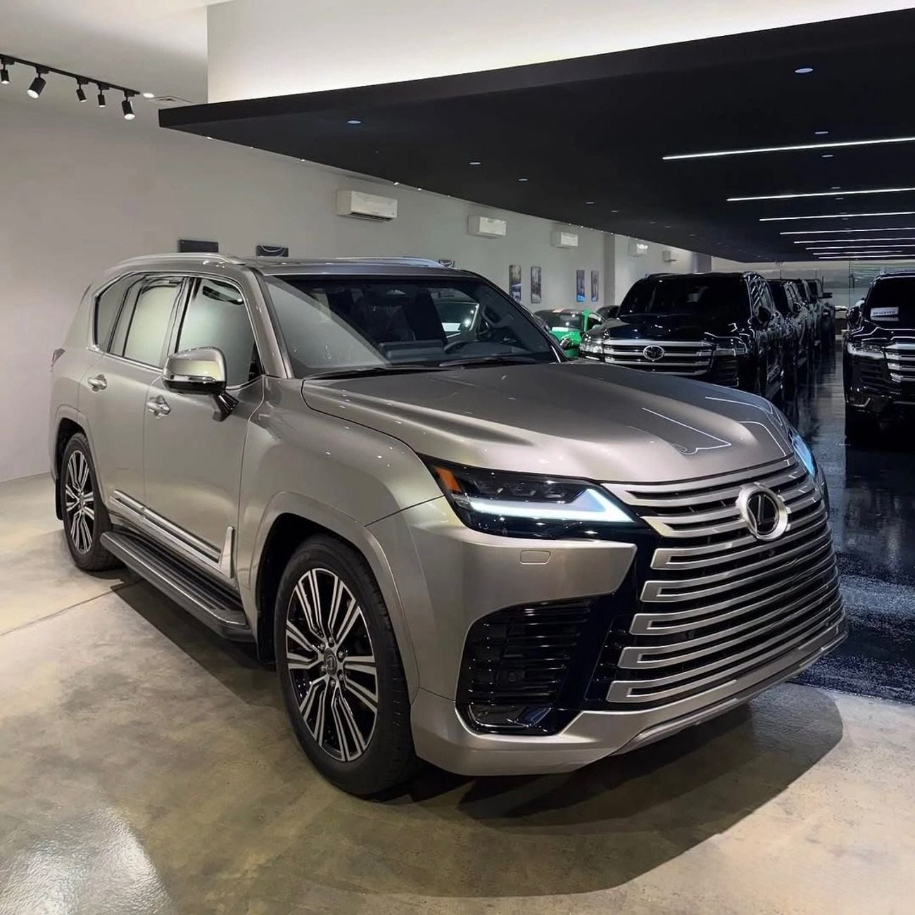 لكزس LX 600 Signature 3.5L ( CYL)