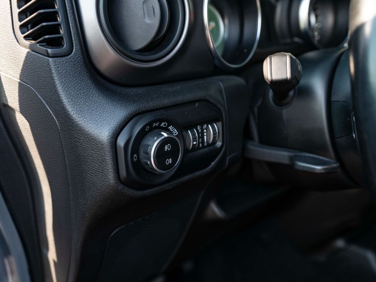 جيب رانجلر Sport 3.6L A/T (5 Seater)