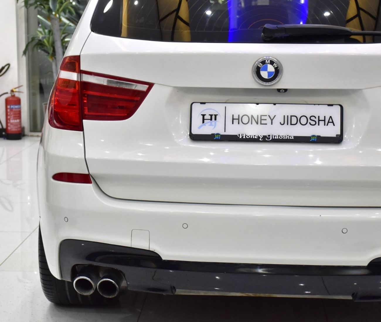 بي أم دبليو X3 EXCELLENT DEAL for our BMW X3 xDrive28i M-Kit ( 2015 Model ) in White Color GCC Specs