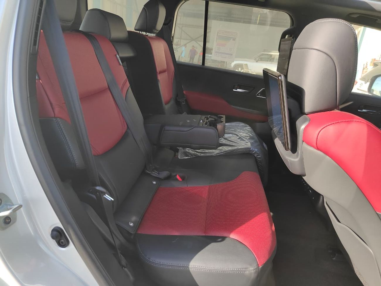 Toyota Land Cruiser 2025 Toyota Land Cruiser LC300 VXR Full-Option with Radar 3.3L V6 Twin Turbo Diesel A/T Export Only