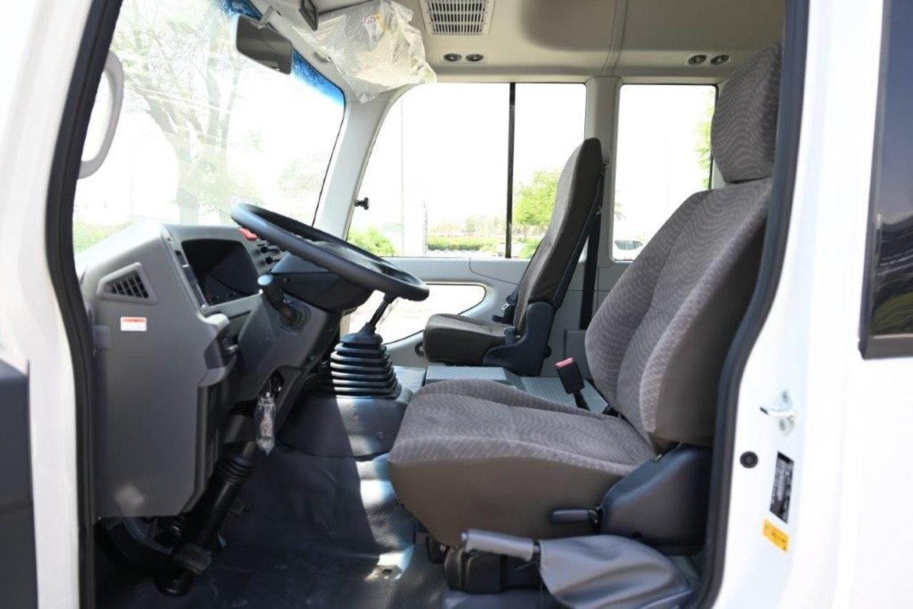 تويوتا كوستر 2.7L (23-Seater)