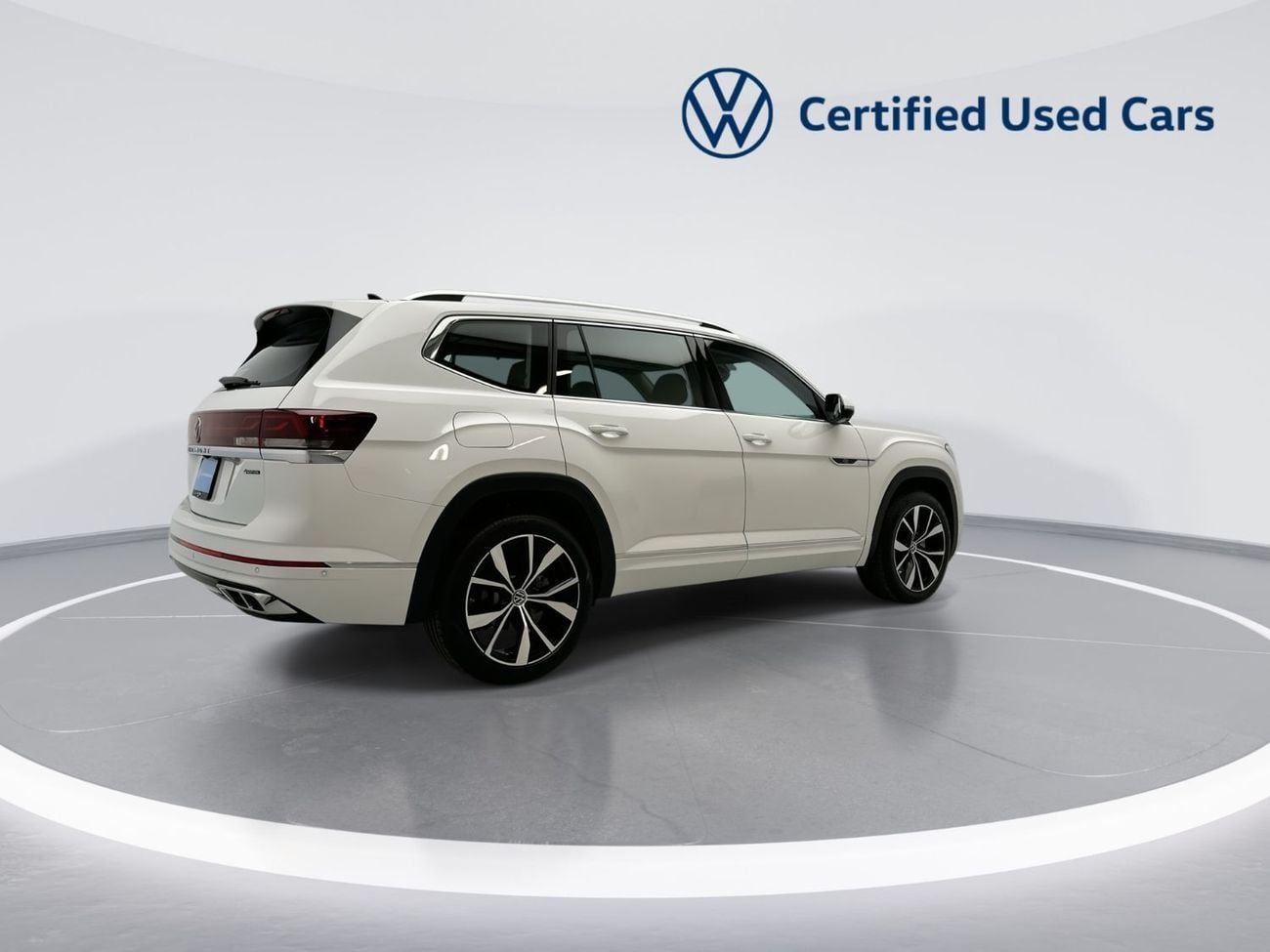 Volkswagen Teramont R-Line 3.6L (Ref#38546) - 33,100 AED SAVINGS from New Car