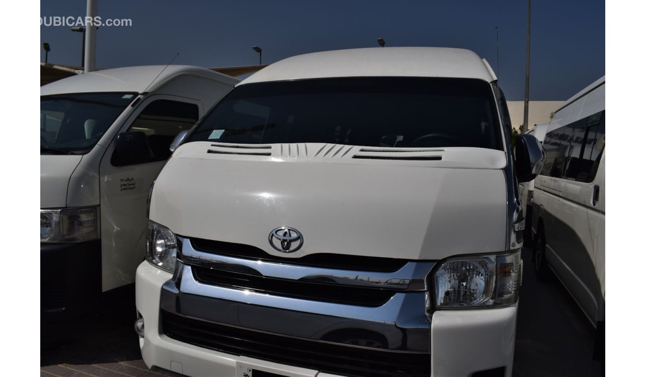 Toyota Hiace Toyota Hiace Highroof bus 15 seater, Diesel,2014. Only done 90000 km