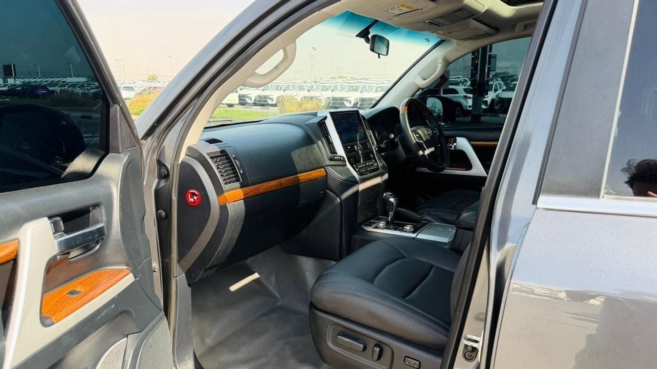 Toyota Land Cruiser 2014 | 4.5L DIESEL | AT | RHD | MODIFIED TO LC 300 GR SPORTS | GR ALLOY RIMS | SIDE BODY STICKER | C