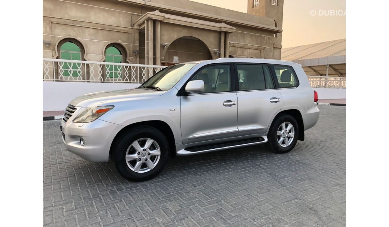 Lexus LX570 LEXUS LX570 GCC RADAR ONE OWNER