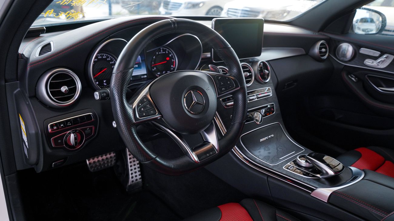 Mercedes-Benz C 63 AMG