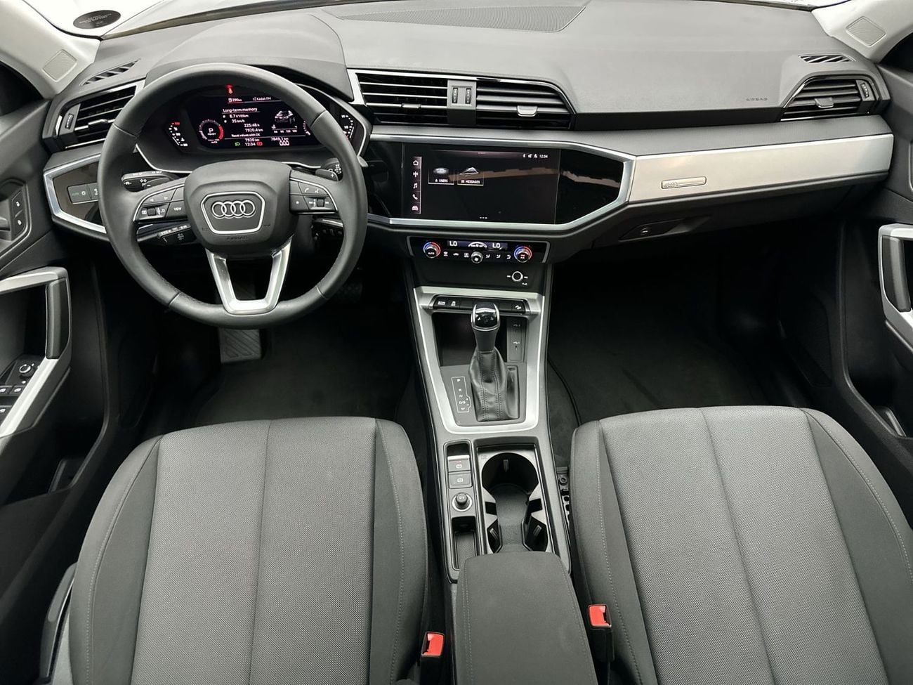 Audi Q3 35 TFSI Advanced 2.0L Q3 Advanced 35 TFSI 150hp (Ref# 31288)