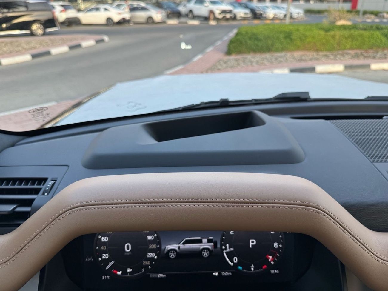 Land Rover Defender P400 110 X-Dynamic HSE 3.0L (5 Seater)