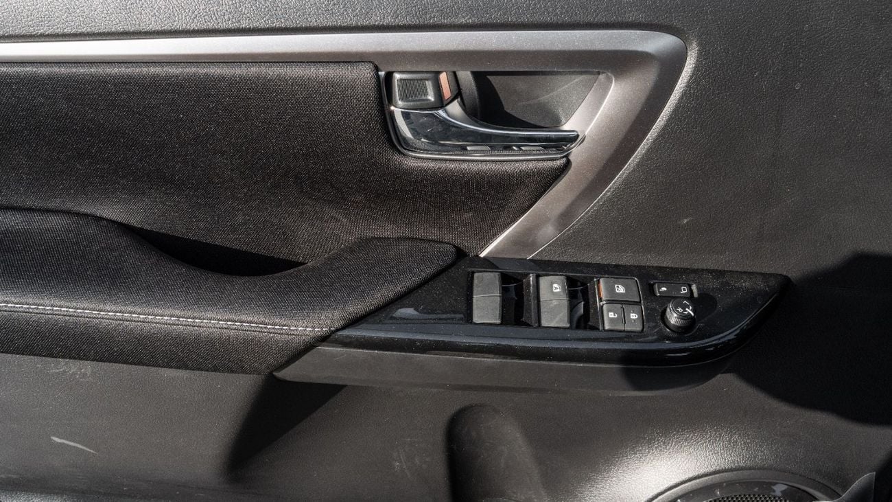 Toyota Fortuner VX1 2026 Toyota Fortuner VX 4.0L AT Petrol (Black-Black)