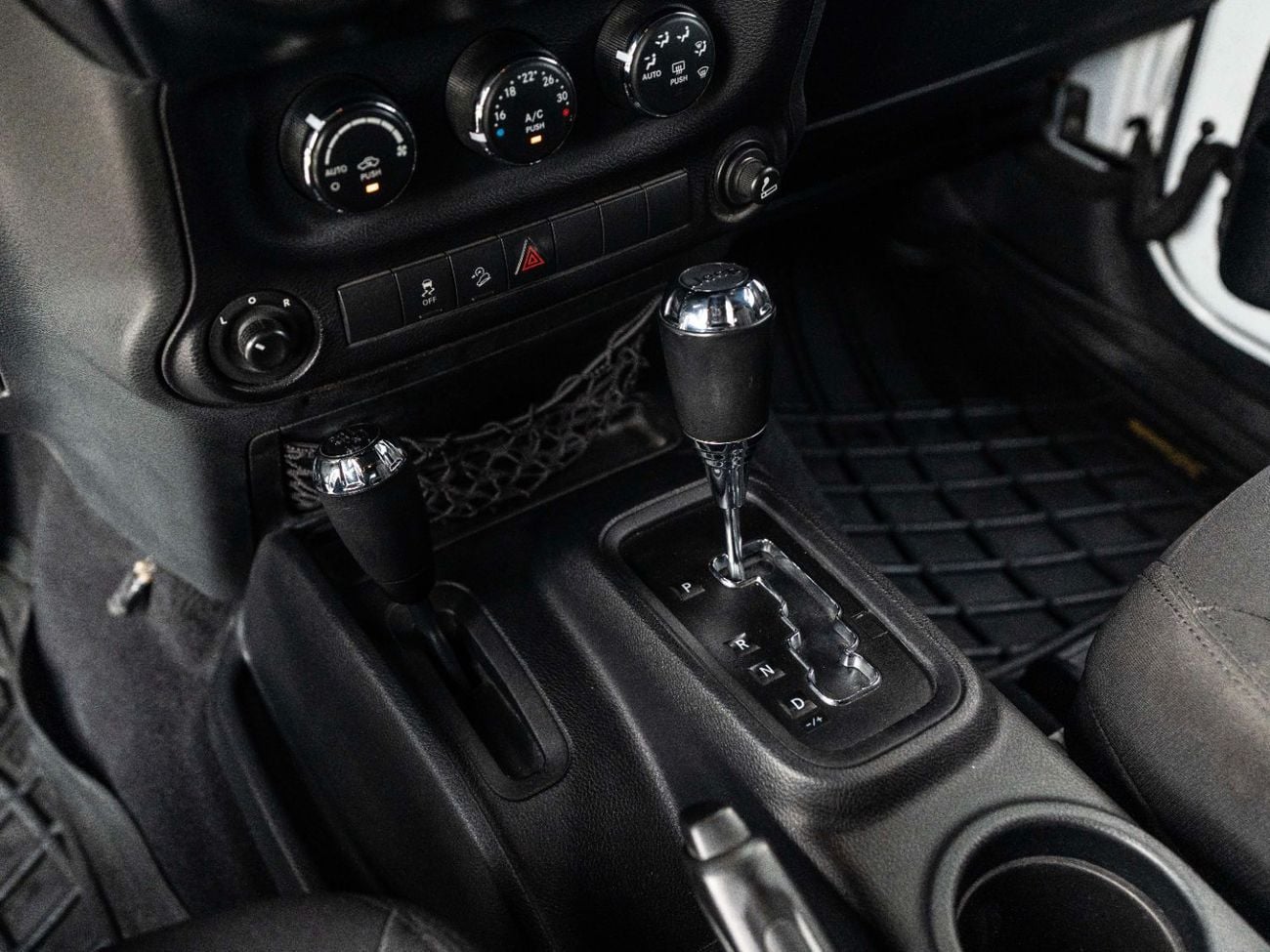 Jeep Wrangler Sport 3.6L A/T