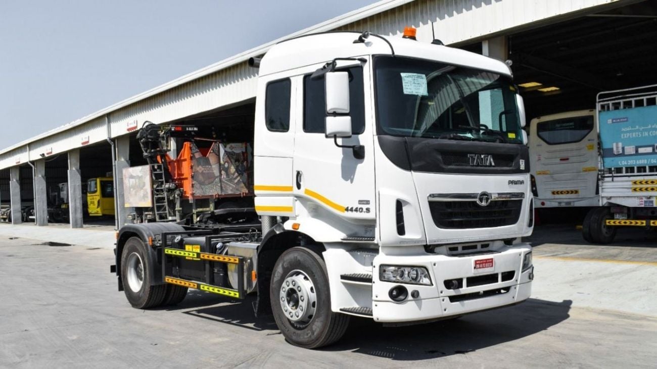تاتا بريما TATA PRIMA 4X2 Tractor Head