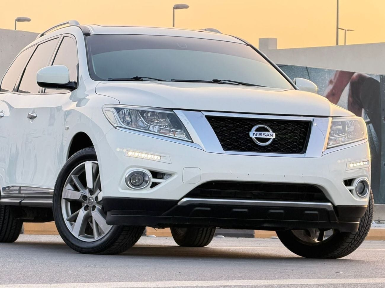 Nissan Pathfinder GCC spec, full options, panoramic sunroof