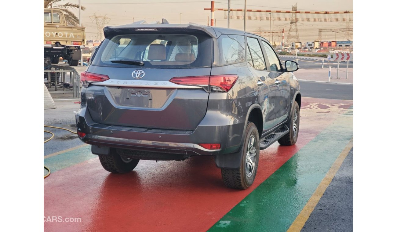 تويوتا فورتونر Toyota Fortuner GX A/T 4X2 2.7L V4 2022 Model Gray Color