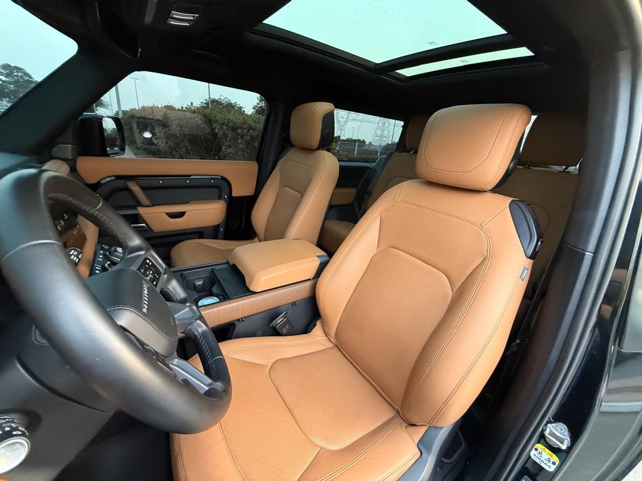 Land Rover Defender P400 90 SE 3.0L (5 Seater)