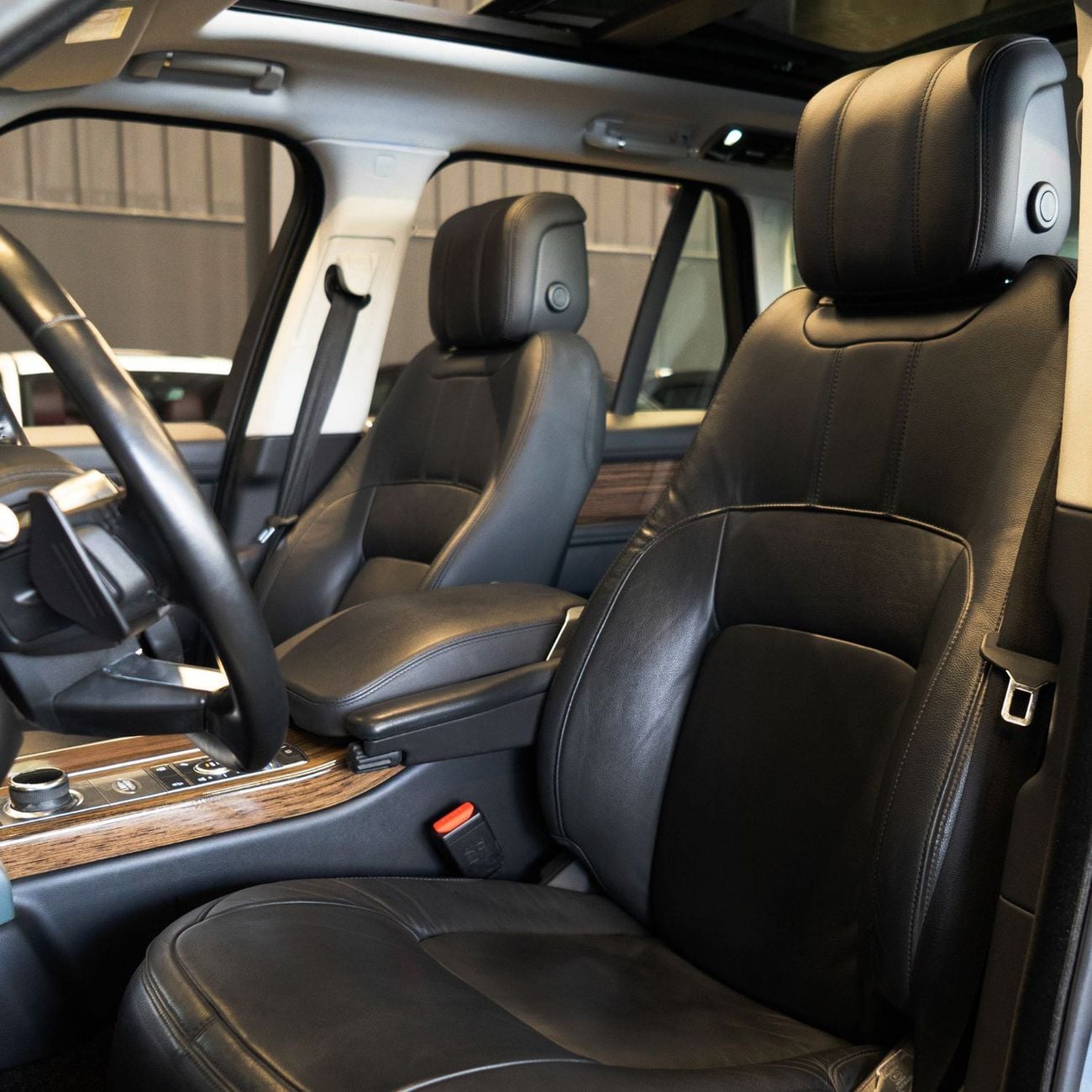لاند روفر رينج روفر 2,586 P.M • 0% Downpayment • Range Rover HSE • 1 Year Warranty