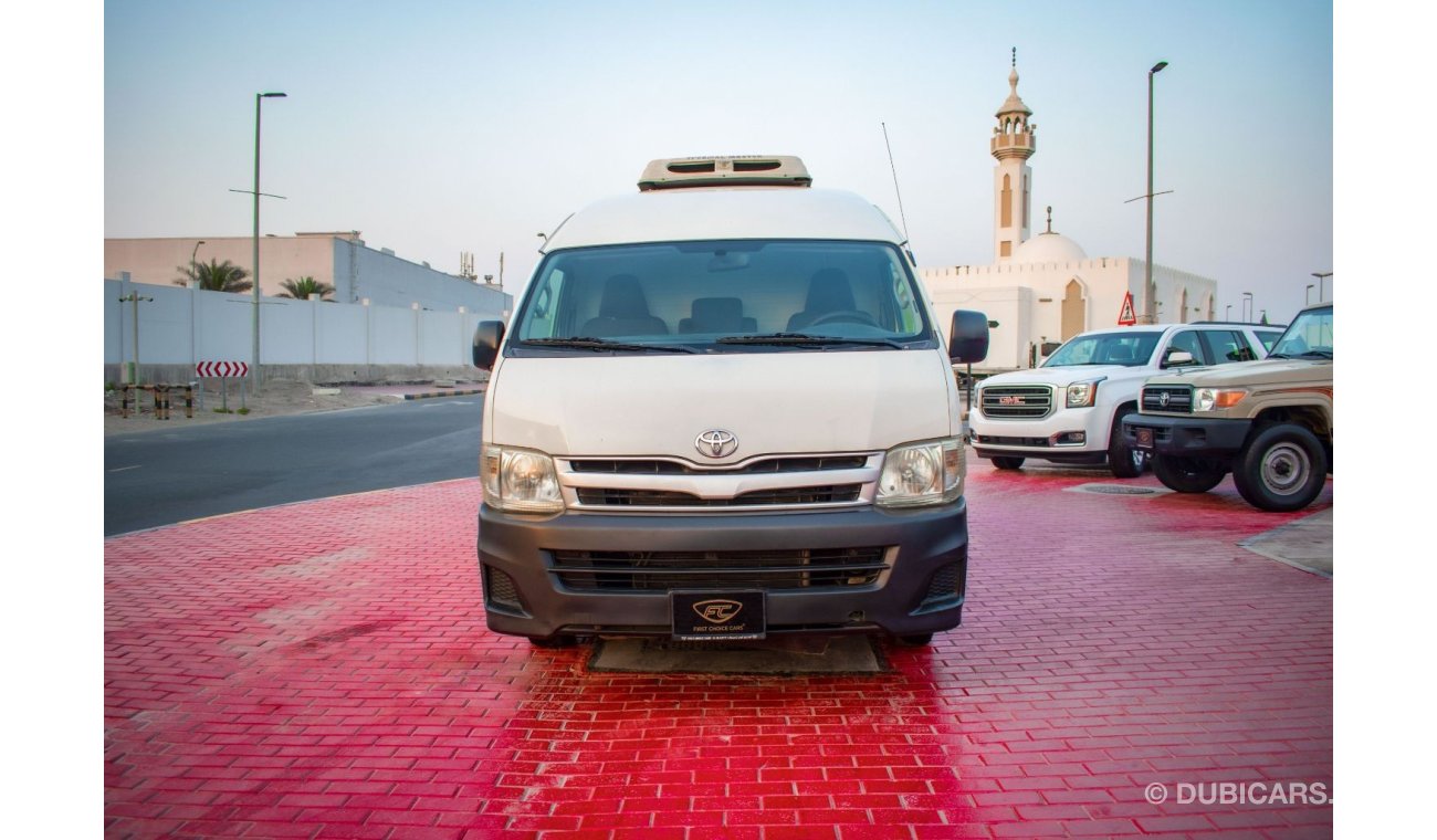 تويوتا هاياس 2011 | TOYOTA HIACE HIGH-ROOF CHILLER | THERMAL 1400R VAN 3-SEATER | 5-DOORS | GCC | VERY WELL-MAINT