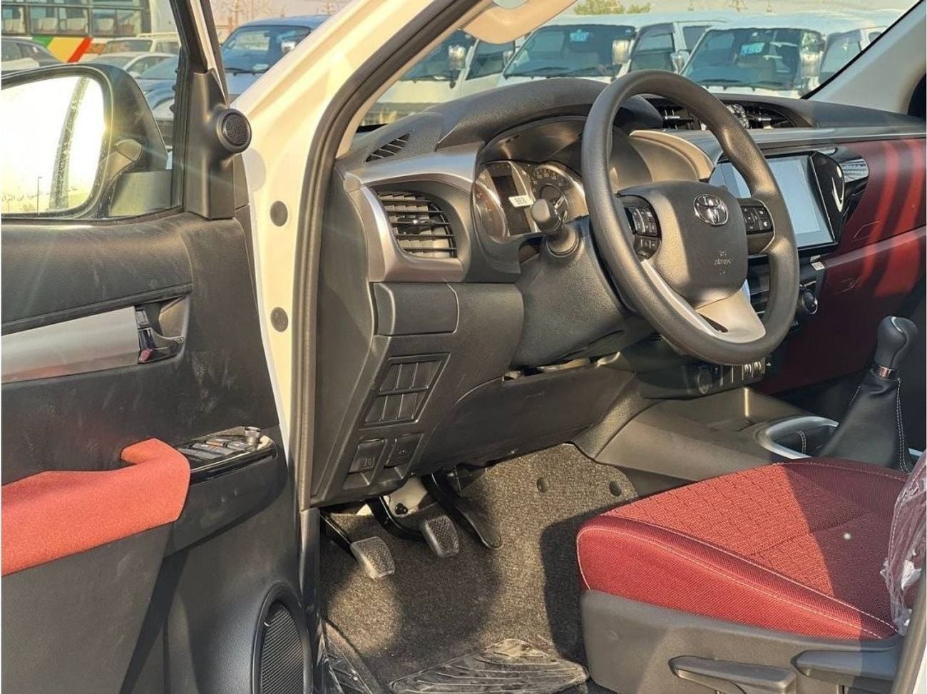 Toyota Hilux SGLX D/C 2.7L 4X4 PTR M/T // 2025 // HIGH OPTION WITH SEAT VENTILATION , LED LIGHT , POWER WINDOWS /