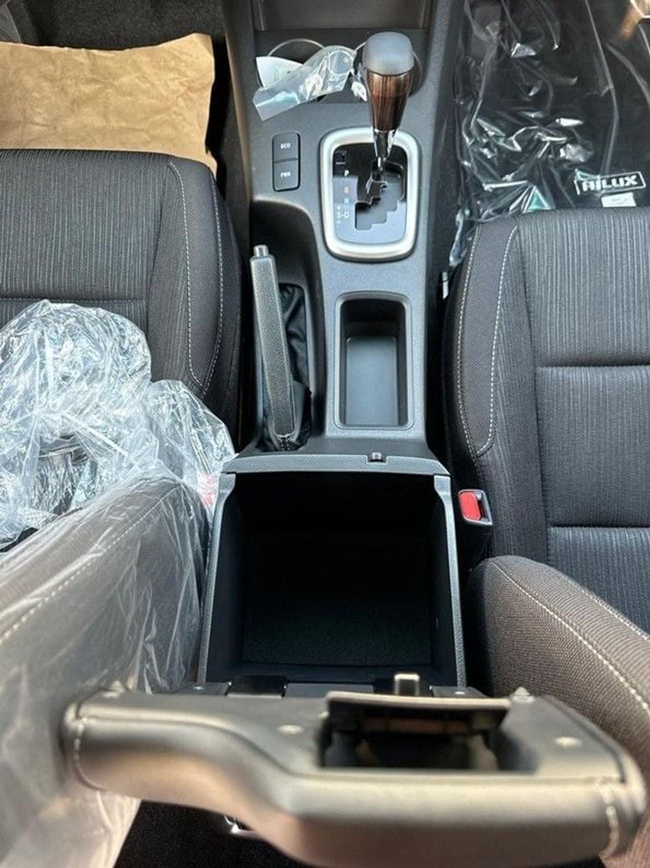 تويوتا هيلوكس 2026 Toyota Hilux SR5 Double Cab Pickup 4.0L V6 Petrol A/T 4x4 Export Only