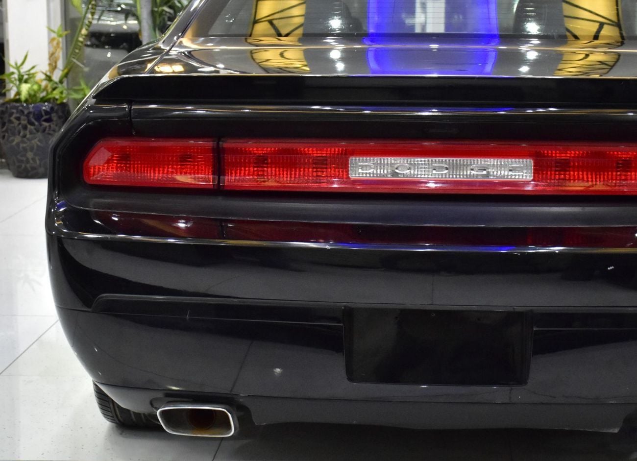 دودج تشالينجر SRT8 EXCELLENT DEAL for our Dodge Challenger ( 2012 Model ) in Black Color American Specs