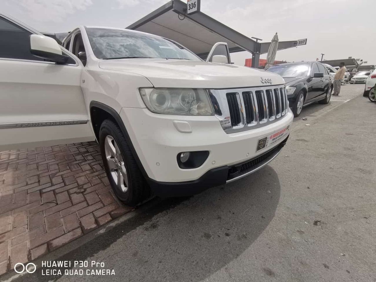 Jeep Cherokee sport 3.7L In excellent condition and requires no expenses