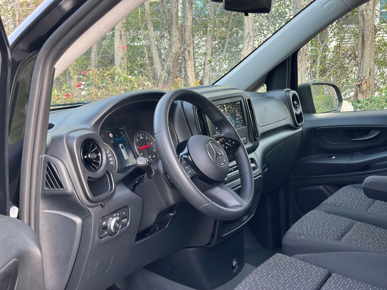 مرسيدس بنز فيتو 2025 Tourer 114 CDI | Diesel 2.0L | Low KM | Excellent Condition