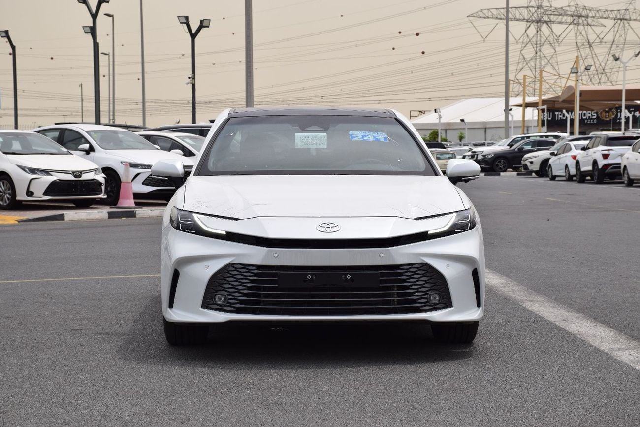 Toyota Camry Higher Trim With 5 Camera and panoramic roof