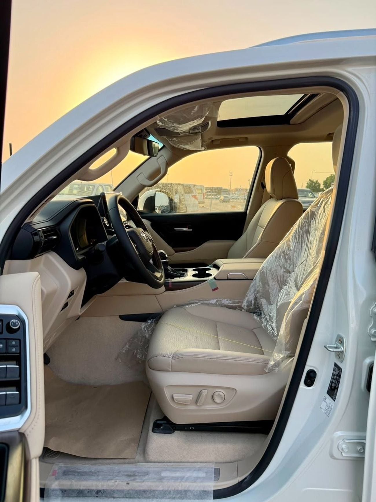 Toyota Land Cruiser 4.0L FULL GXR WITH RADAR