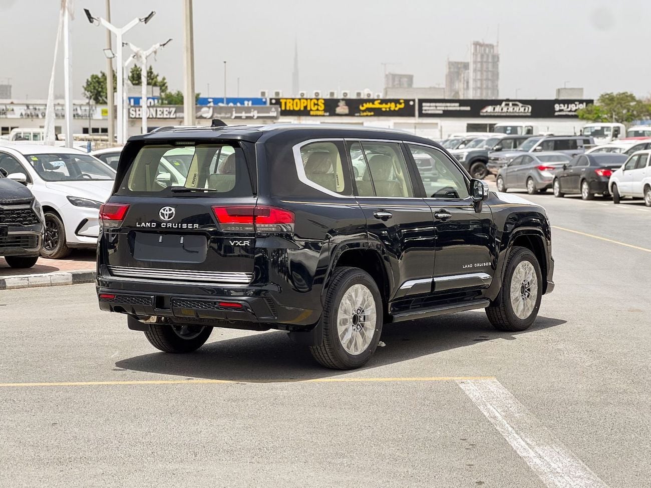 تويوتا لاند كروزر EXPORT ONLY - Toyota LC300 VXR 4.0L (GCC Specification)