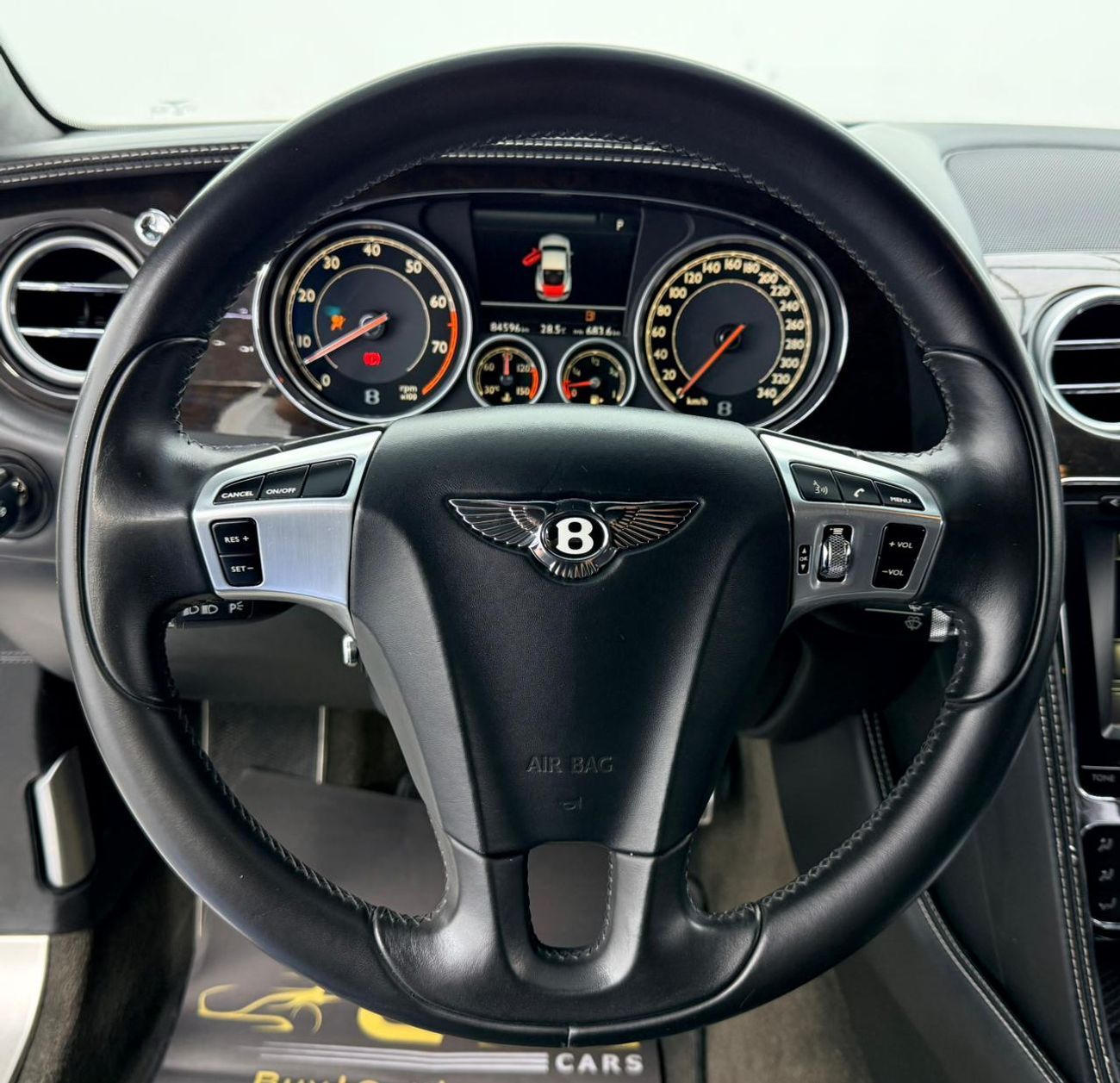 Bentley Continental GT  2015 Bentley Continental GT, Just Been Serviced, Fully Loaded, Excellent Condition, GCC