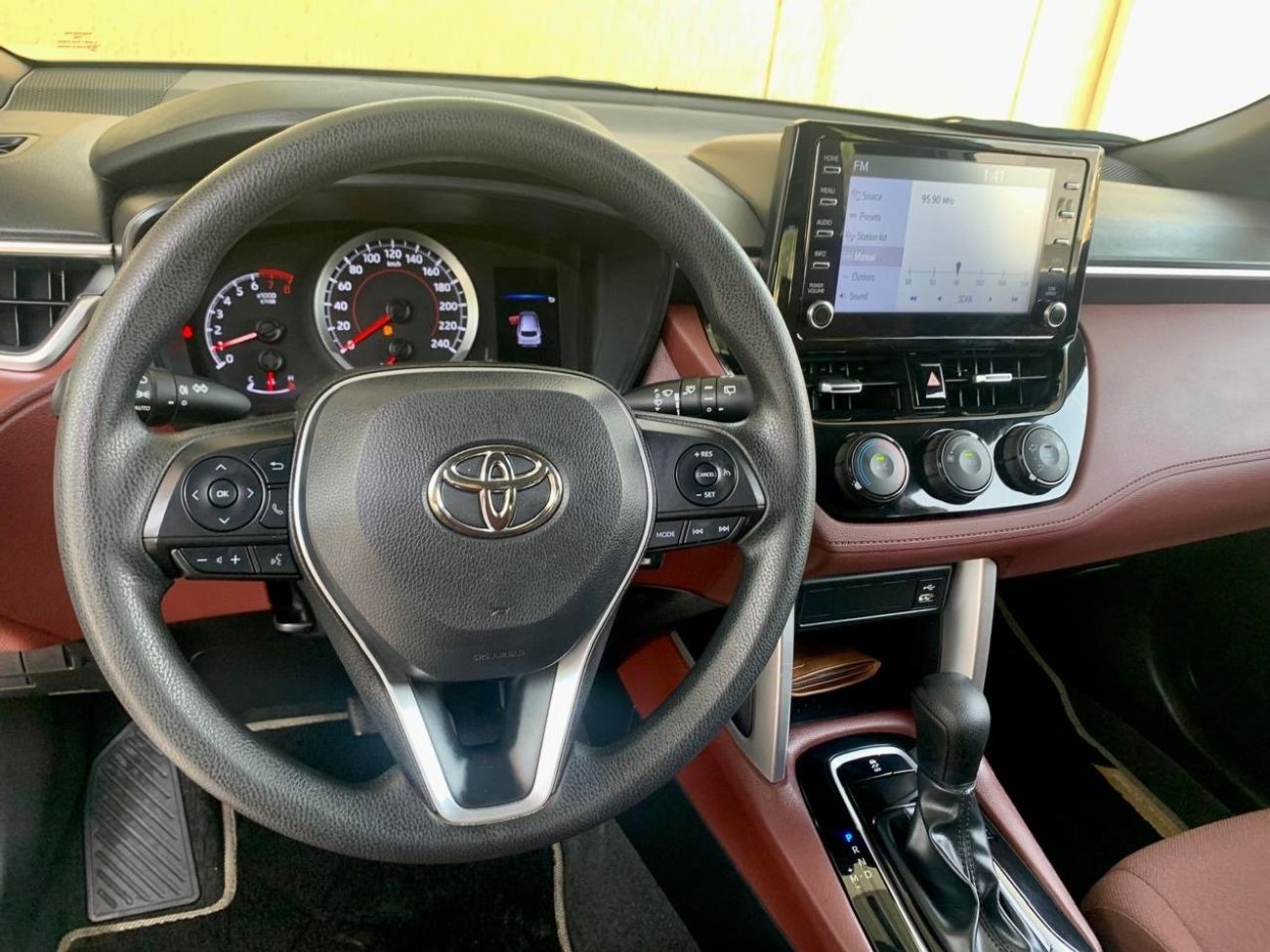 Toyota Corolla Cross Corolla Cross 1.8L 2022 GCC (Hybrid)