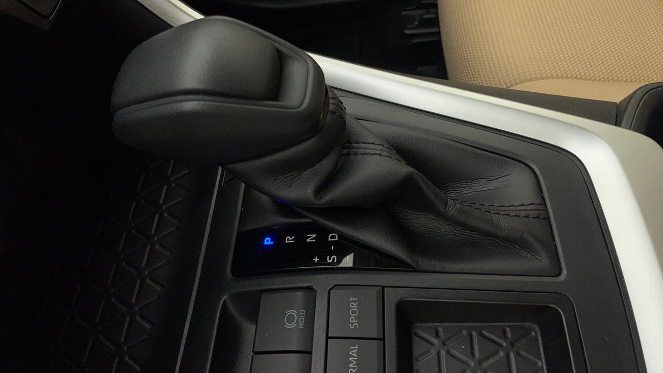 تويوتا راف ٤ EX 2.5 | بدون دفعة مقدمة | اختبار القيادة في المنزل