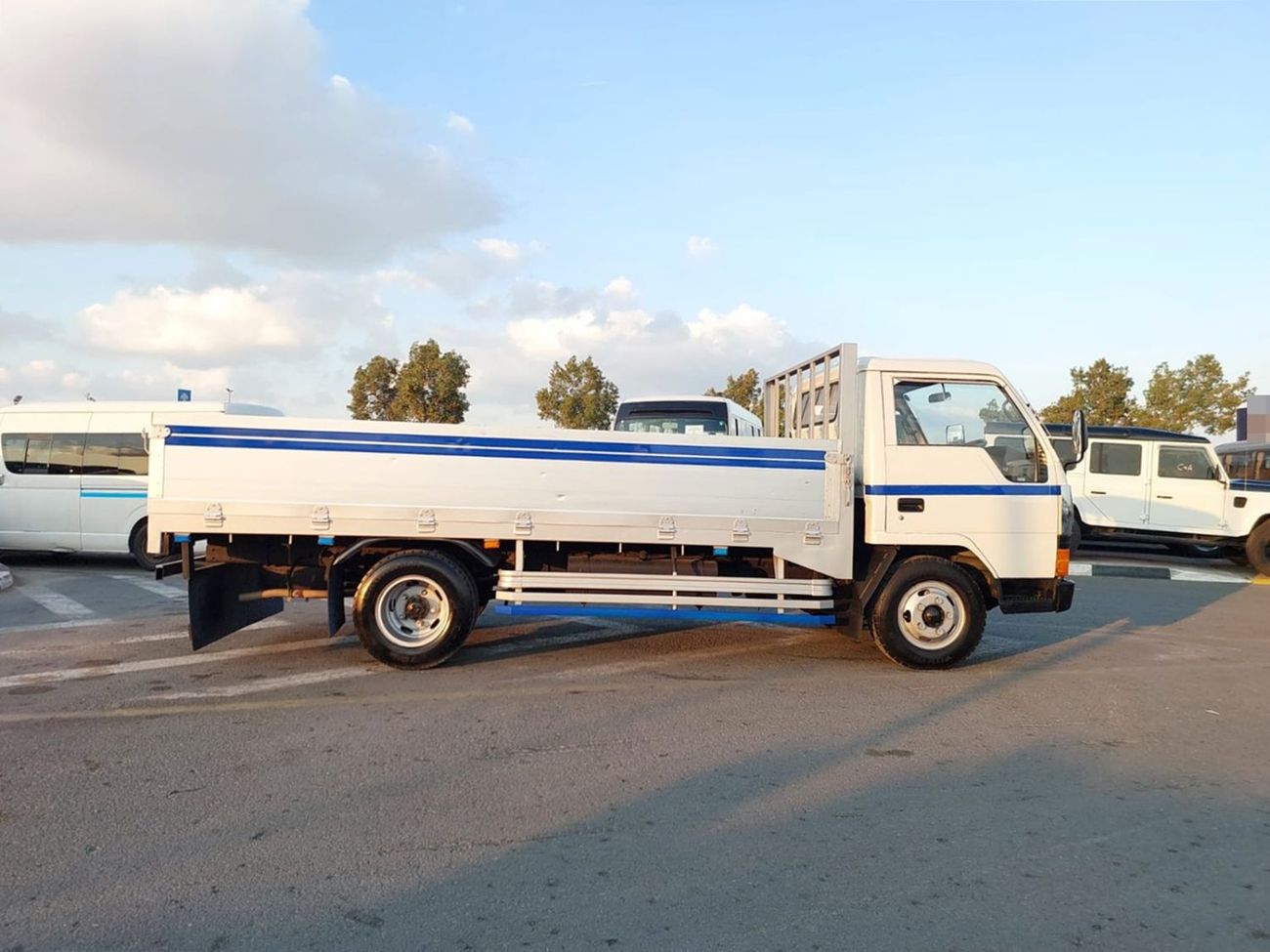ميتسوبيشي فوسو كانتير MITSUBISHI CANTER TRUCK RHD 1989 MODEL 4.2 L DIESEL MANUAL(PM22881)