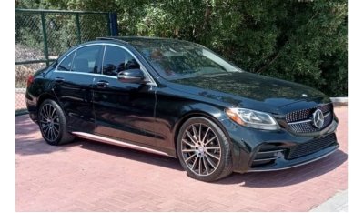 مرسيدس بنز C 300 لاكجري