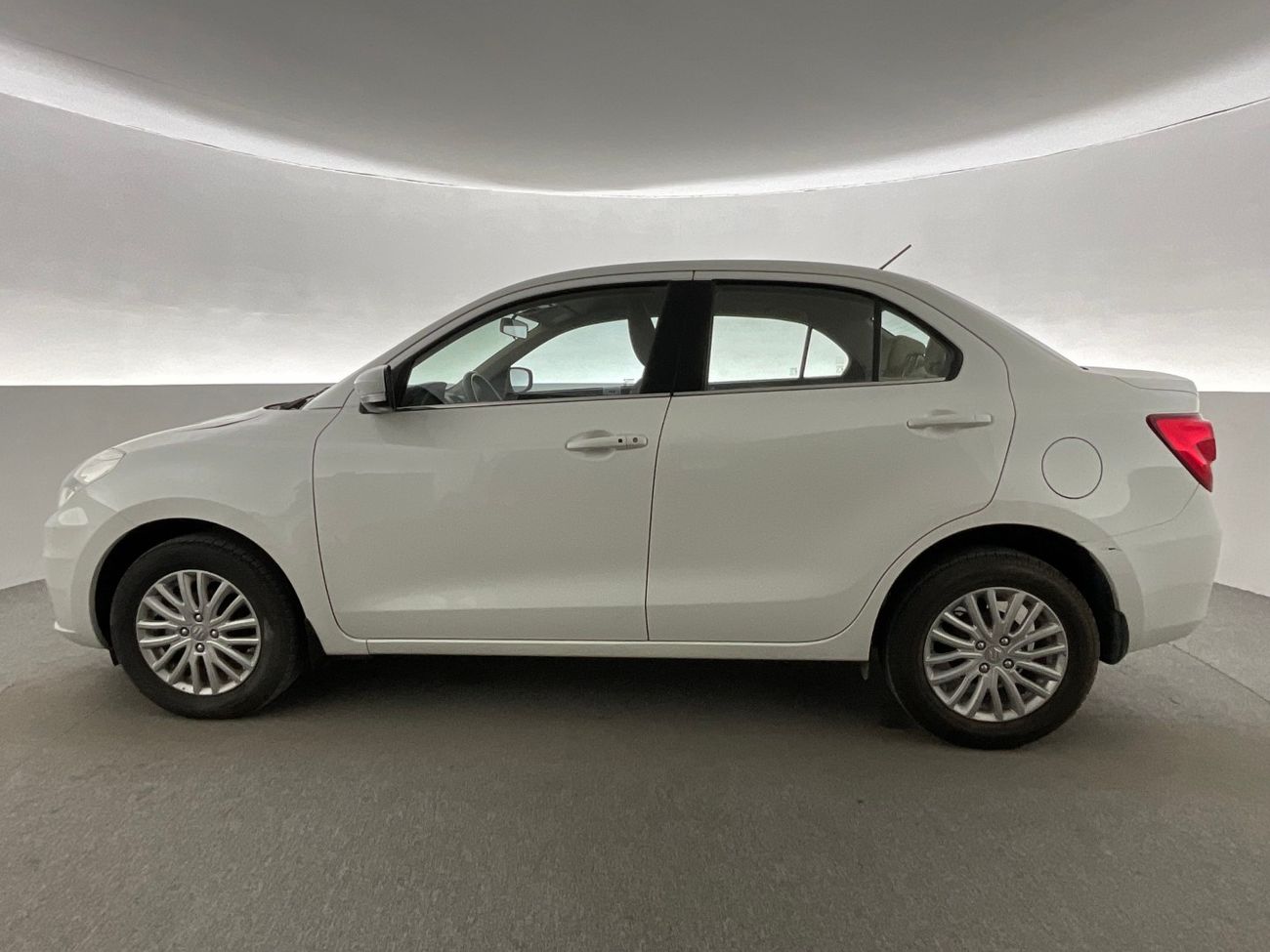 جيب شيروكي Limited Plus | شامل الضمان | 0 ﺪﻔﻋﺓ ﺃﻮﻟﻯ