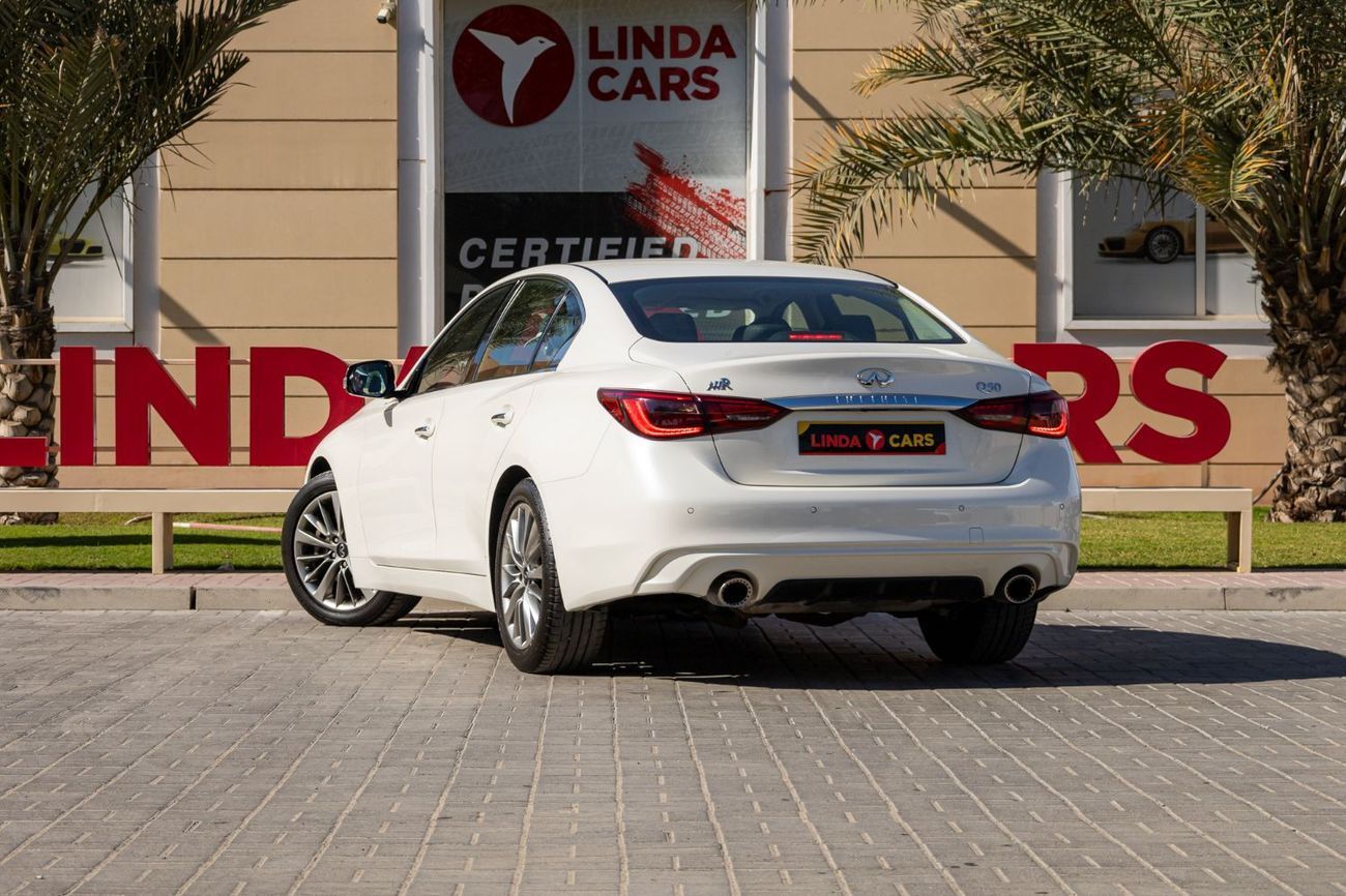 Infiniti Q50 Luxe 3.0L