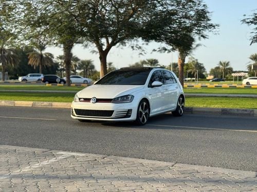 Volkswagen Golf GTI VOLKSWAGEN GOLF GTI MODEL 2014 GCC SPACE FULL OPTION