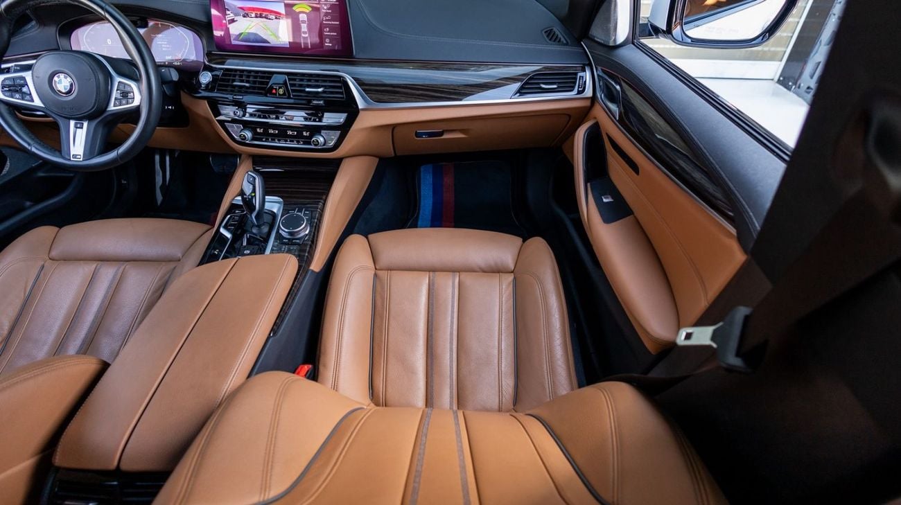 بي أم دبليو 520i M Sport Comfort 2.0L