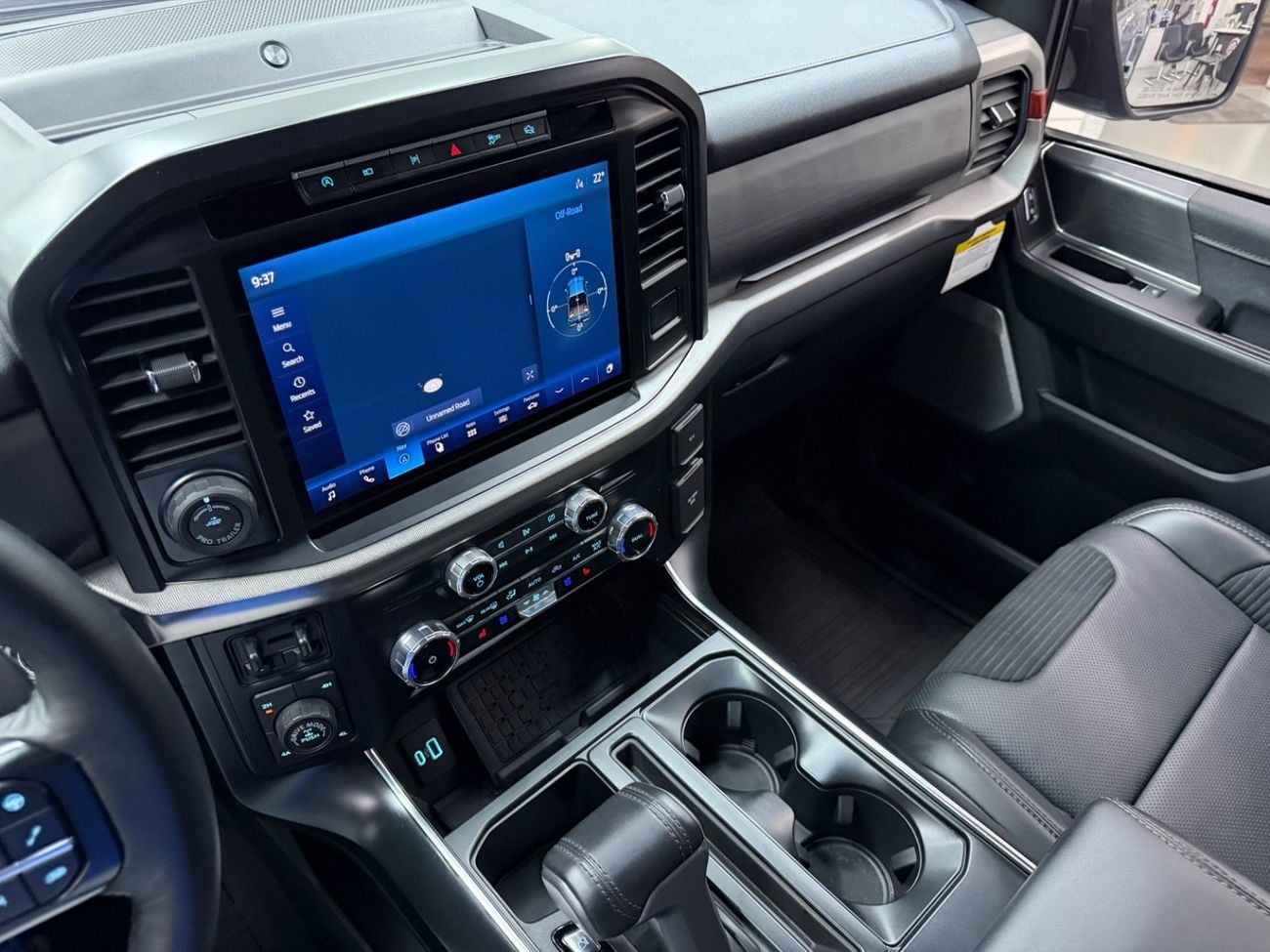 فورد إف-150 رابتور Perfect condition .. Low Milegea .. Brand new condition