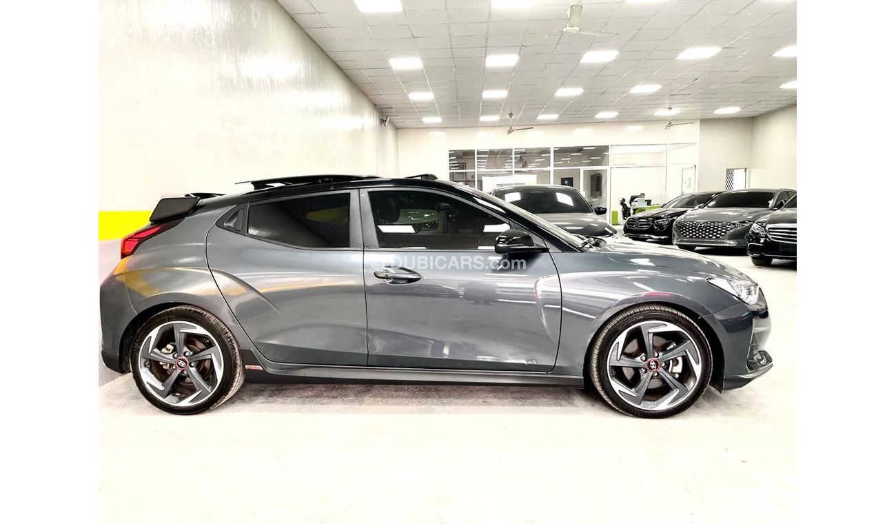 Hyundai Veloster Hyundai Veloster turbo s 2018 Perfect conditions original body paint
