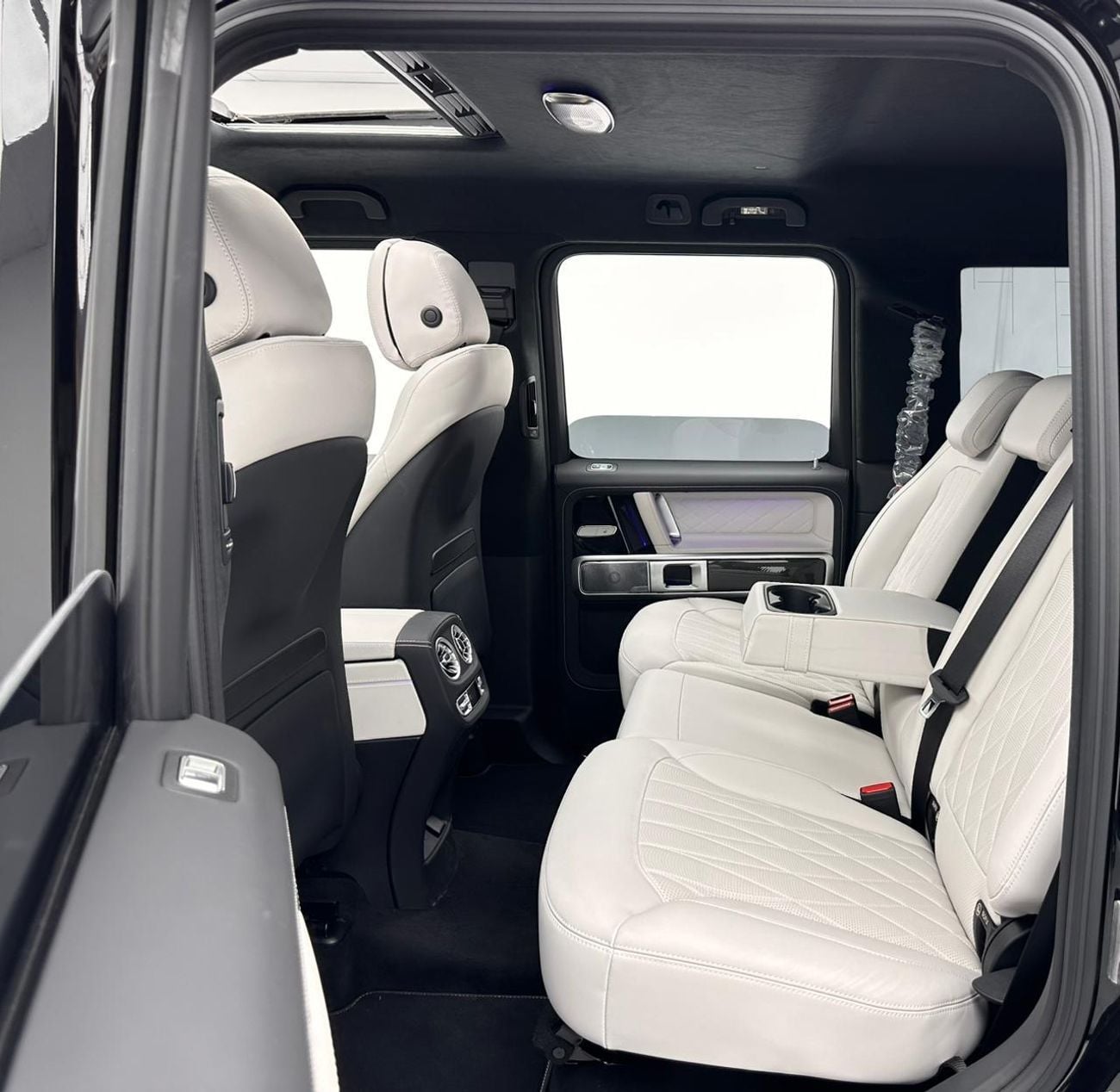 Mercedes-Benz G 63 AMG 2025 Mercedes-Benz G63 AMG Manufaktur Double Night Package, May/2027 Mercedes Warranty, GCC