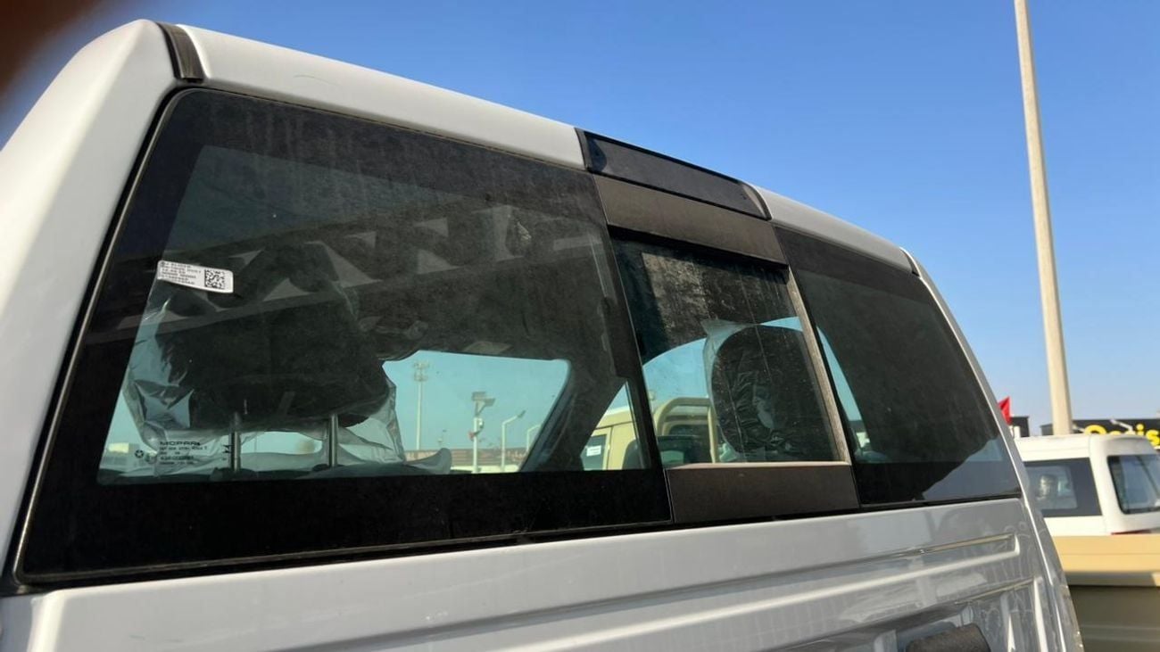 رام 5500 EXPORT ONLY - Ram 5500 Regular Chassis Cab 4x4 6.7L Cummins Diesel 8-Speed AT