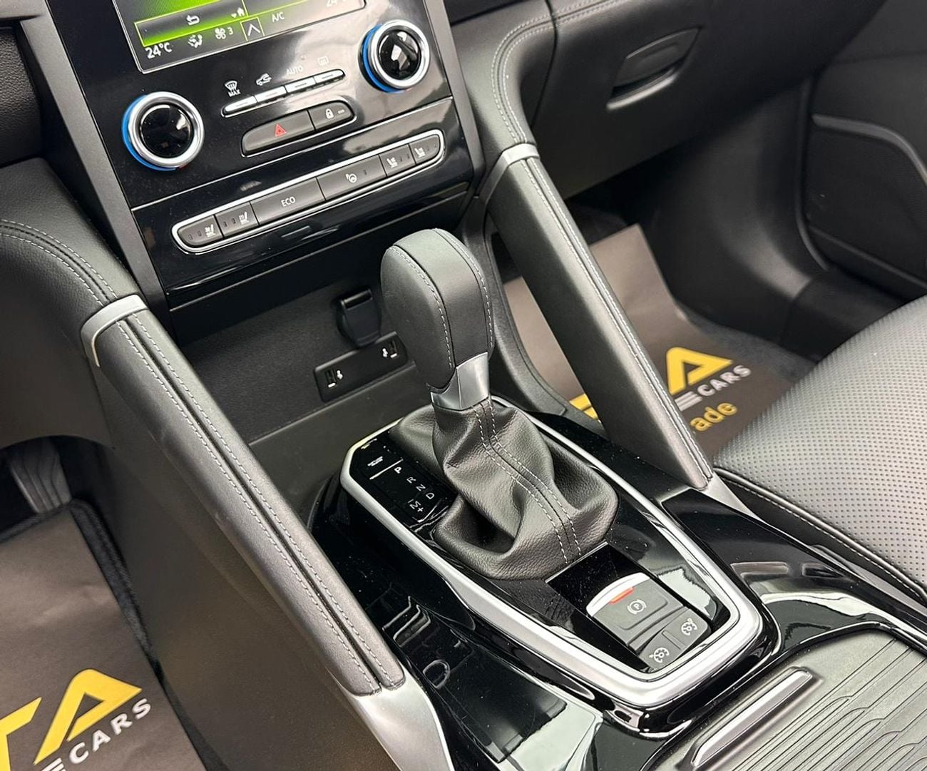 Renault Koleos 2.5L PE (4WD) 2024 Renault Koleos LE Plus (Bose Edition), 26/2027 Renault Warranty + Service Contrac