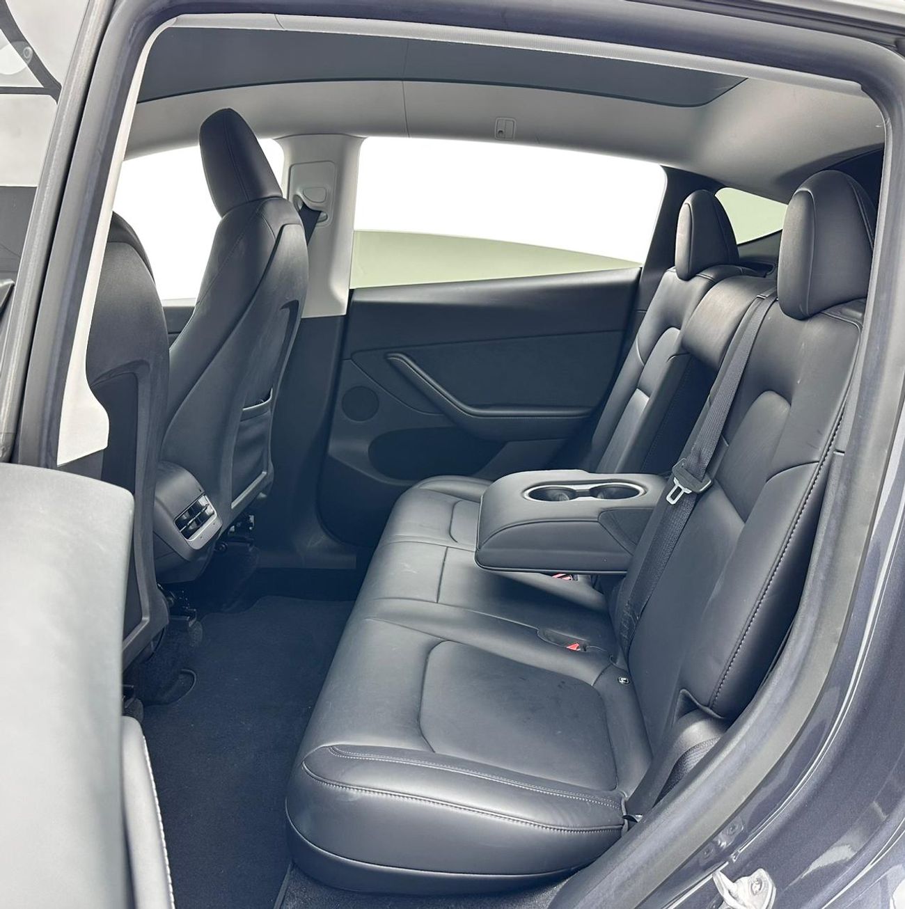 تسلا موديل Y 2022 Tesla Model Y Long Range, Sep 2026 Tesla Warranty, Tesla Full Service History, GCC